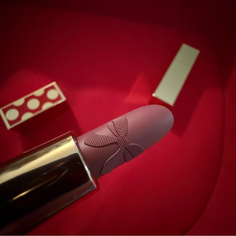 Estee Lauder Bow-Embossed Mauve Lipstick